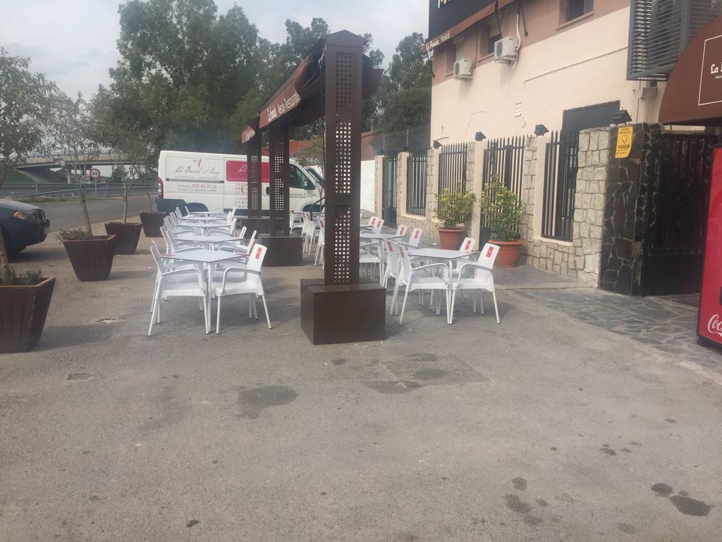 Meson Restaurante La Posada Hostal Calera y Chozas Dış mekan fotoğraf